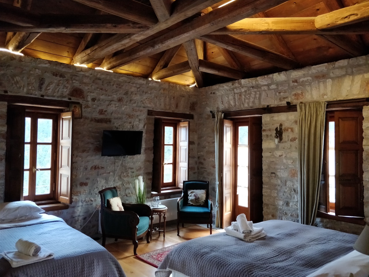 Nazareth El Khan room and guesthouse atmosphere