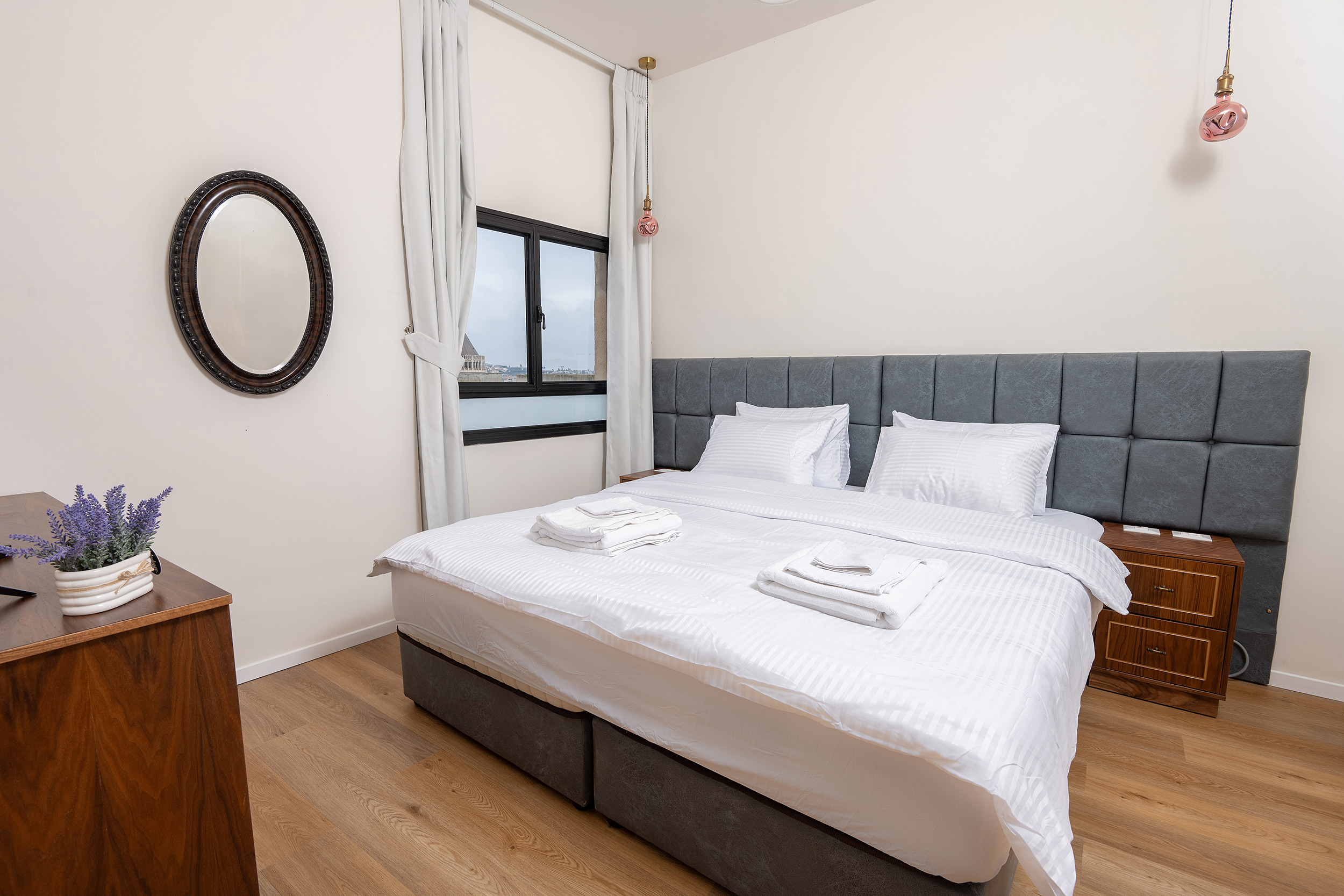 Al Maayan Room
